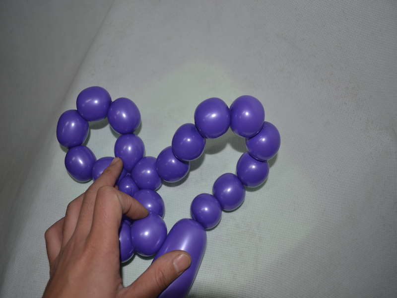 【新手免费教程】魔术气球造型葡萄长条编织制作步骤图解-济南龙源